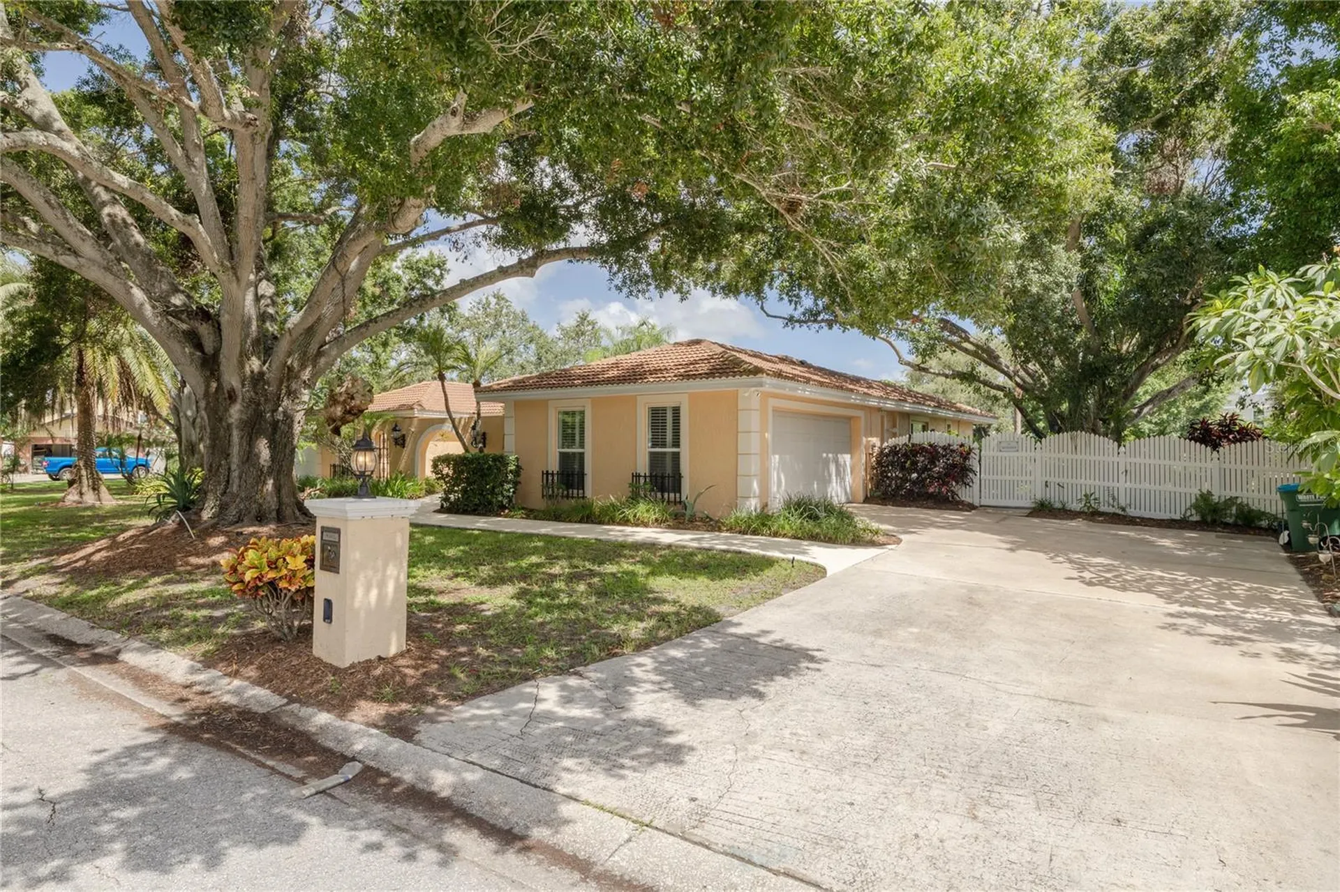 2370 Weymouth Drive Clearwater FL 33764