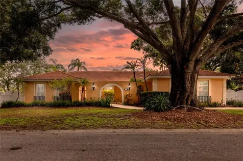 2370 Weymouth Drive Clearwater FL 33764