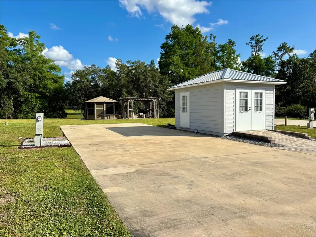 2929 NE 101st Terrace Silver Springs FL 34488