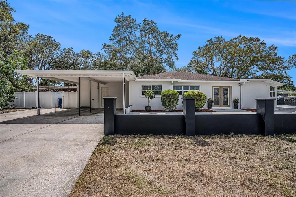 202 W Azalea Avenue Tampa FL 33612