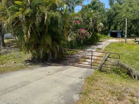 10709 E Bay Road Gibsonton FL 33534