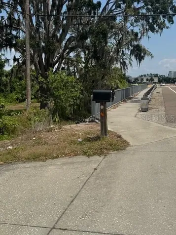 10709 E Bay Road Gibsonton FL 33534