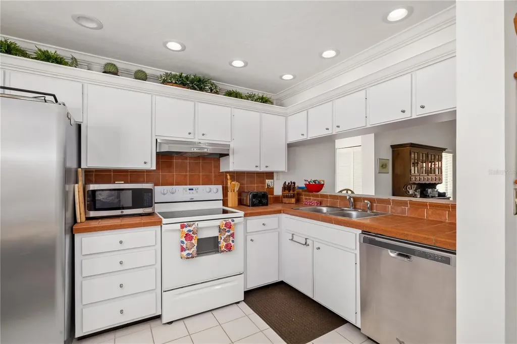 6204 Midnight Pass Road Sarasota FL 34242