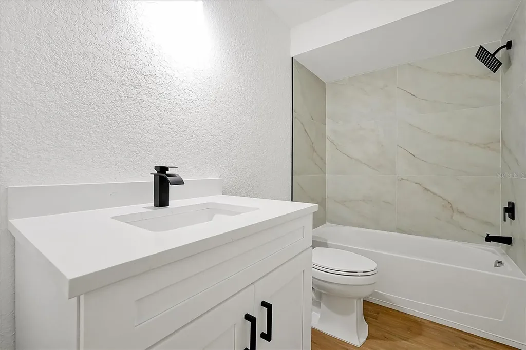 5168 Conroy Road Orlando FL 32811