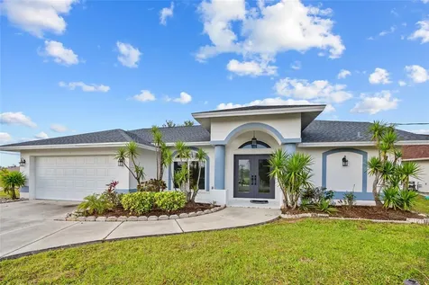 1 Sportsman Way Rotonda West FL 33947