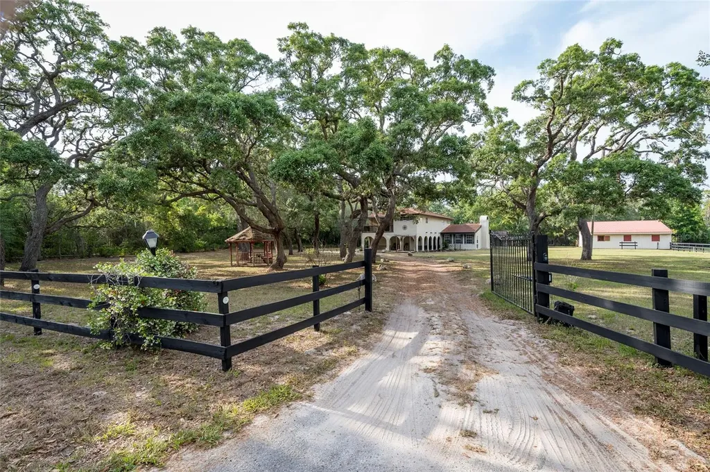 12311 Oakwood Drive Hudson FL 34669