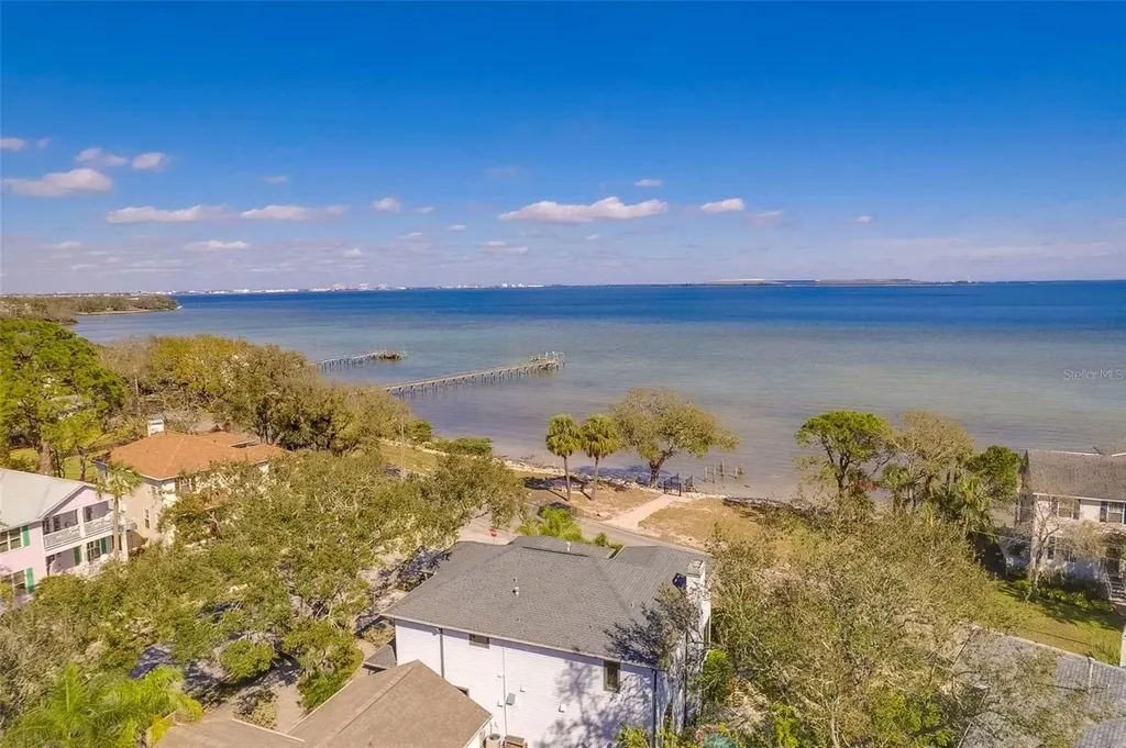 2802 Northpointe Lane Tampa FL 33611