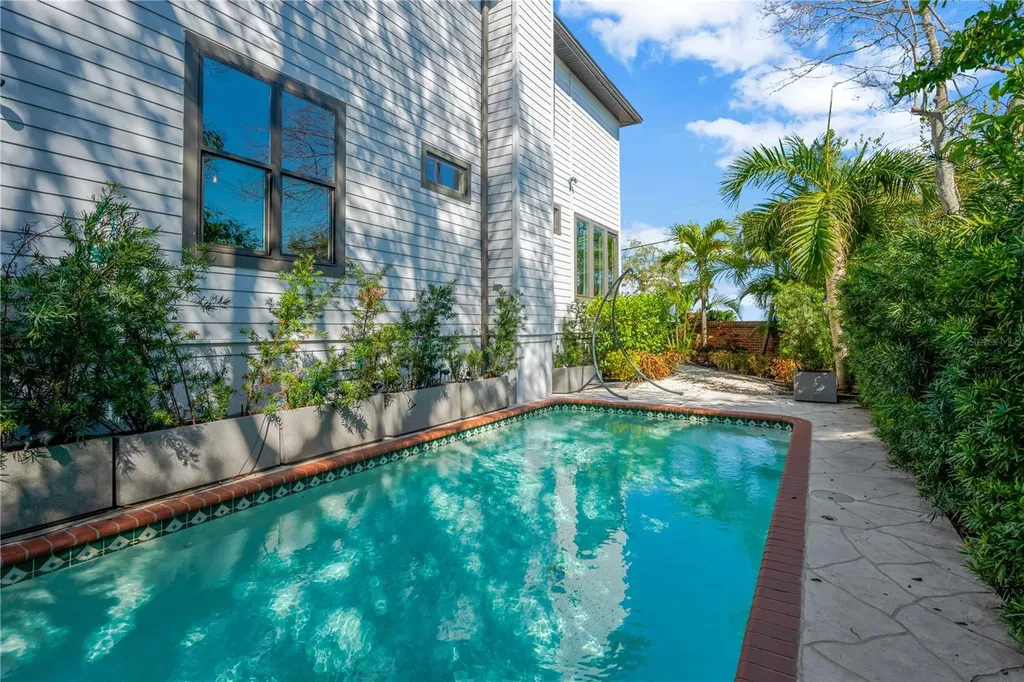 2802 Northpointe Lane Tampa FL 33611