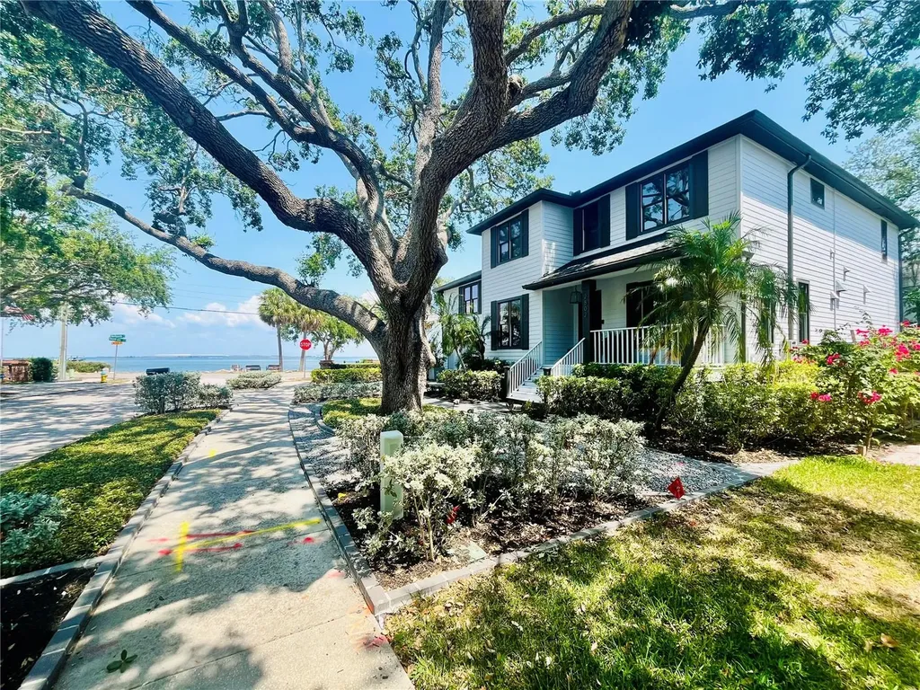 2802 Northpointe Lane Tampa FL 33611