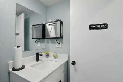 4250 W Bay To Bay Boulevard Tampa FL 33629