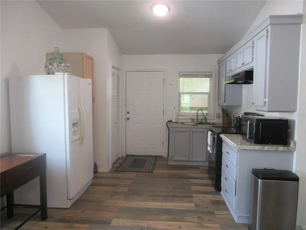 5949 SE 164th Court Ocklawaha FL 32179