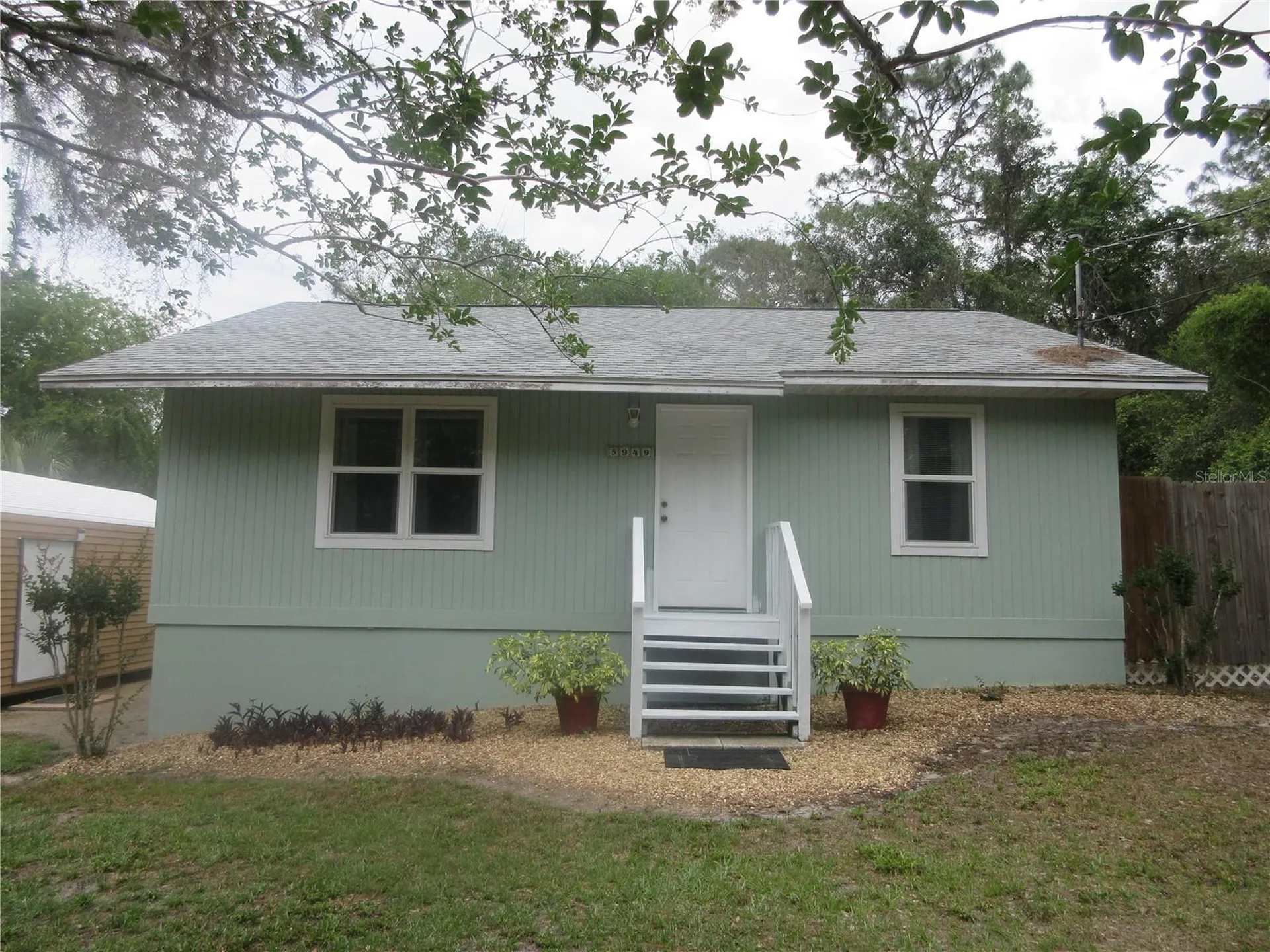 5949 SE 164th Court Ocklawaha FL 32179