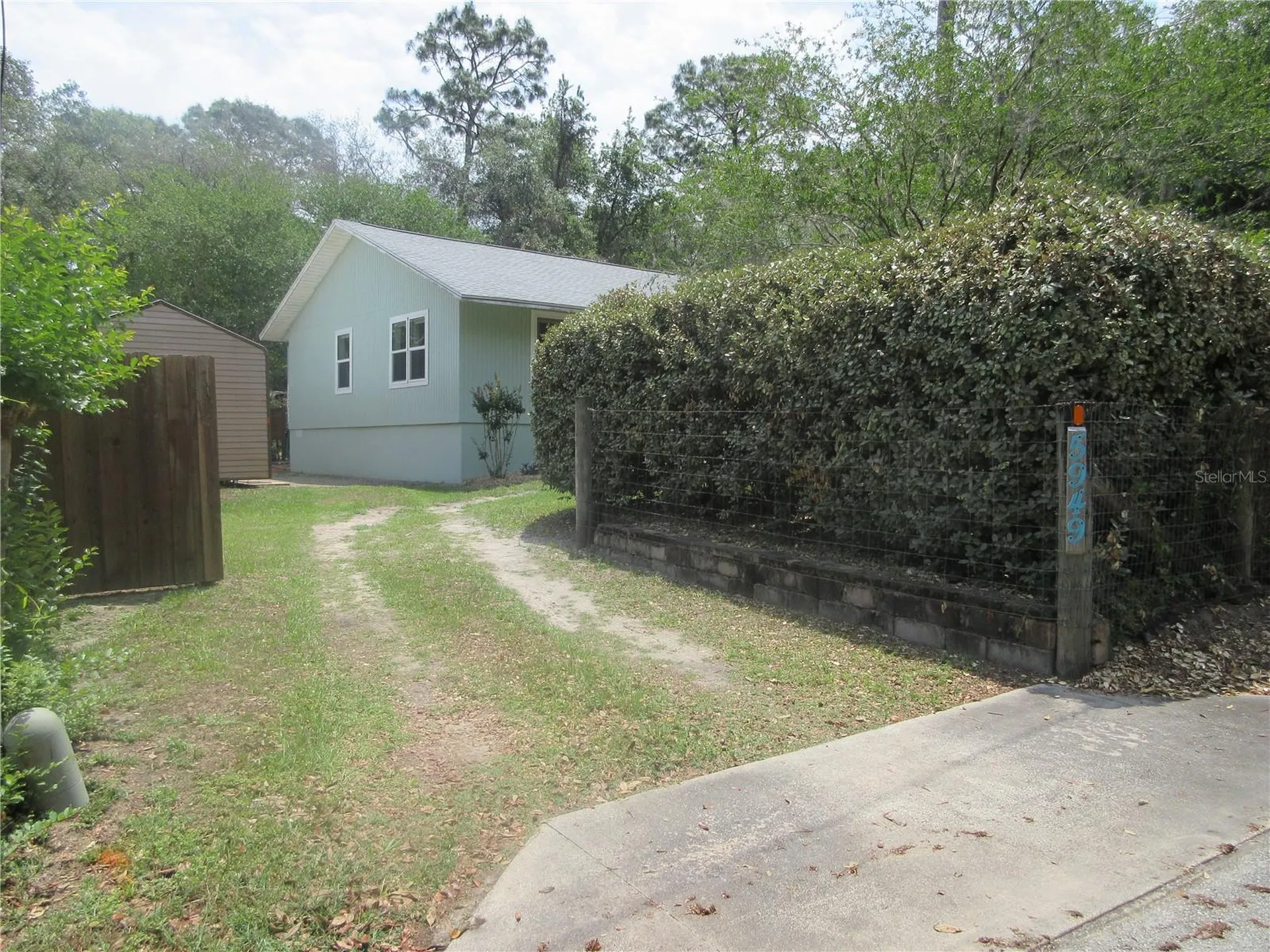 5949 SE 164th Court Ocklawaha FL 32179