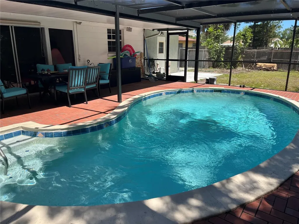 236 Davis Boulevard Sarasota FL 34237