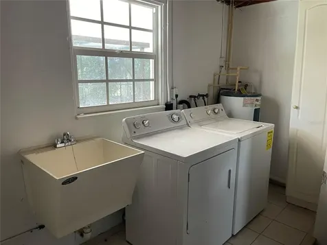 236 Davis Boulevard Sarasota FL 34237