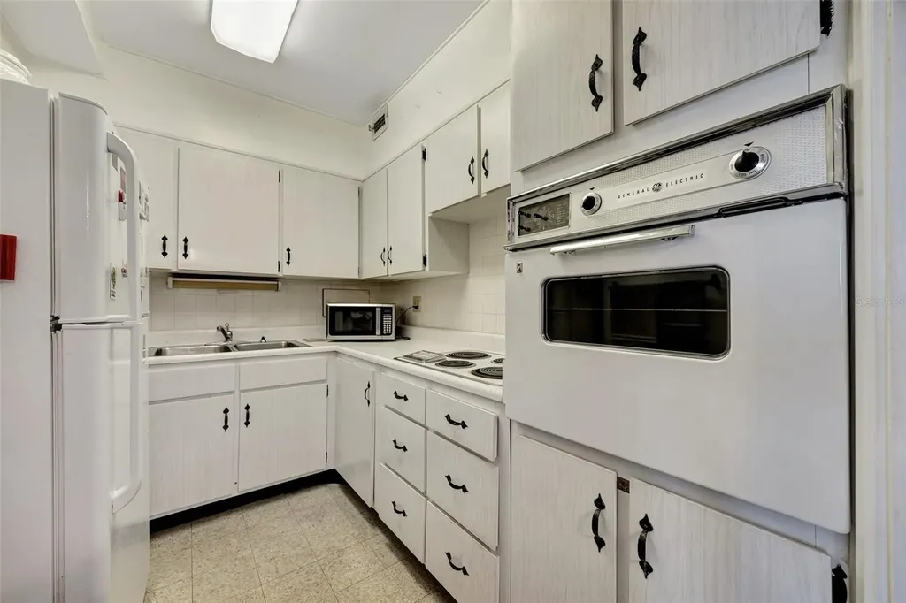 31 Island Way Clearwater Beach FL 33767