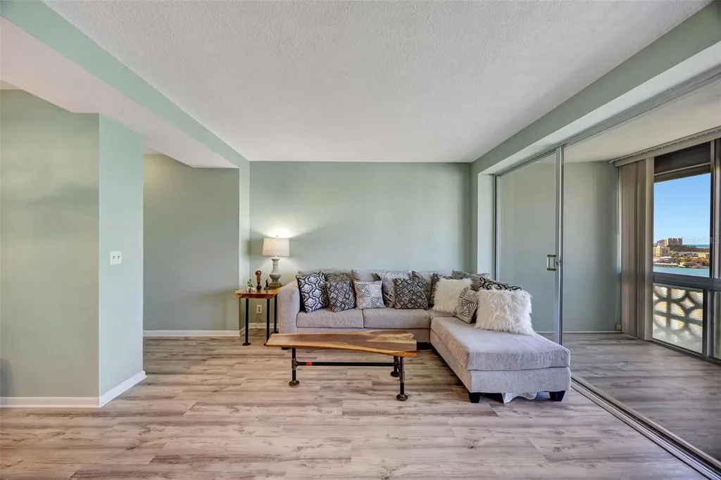 31 Island Way Clearwater Beach FL 33767