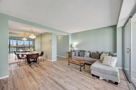 31 Island Way Clearwater Beach FL 33767