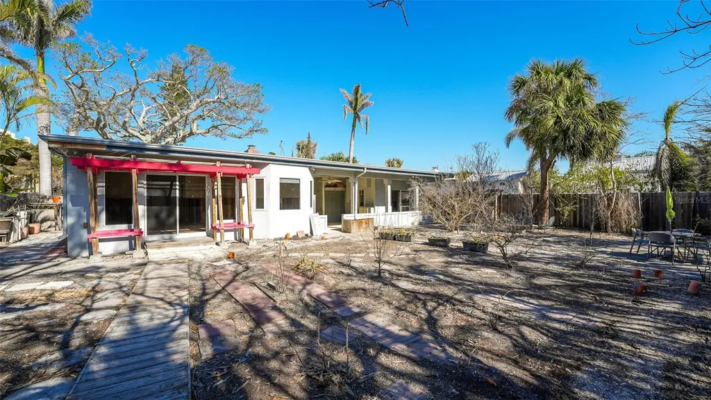 132 Harrison Drive Sarasota FL 34236