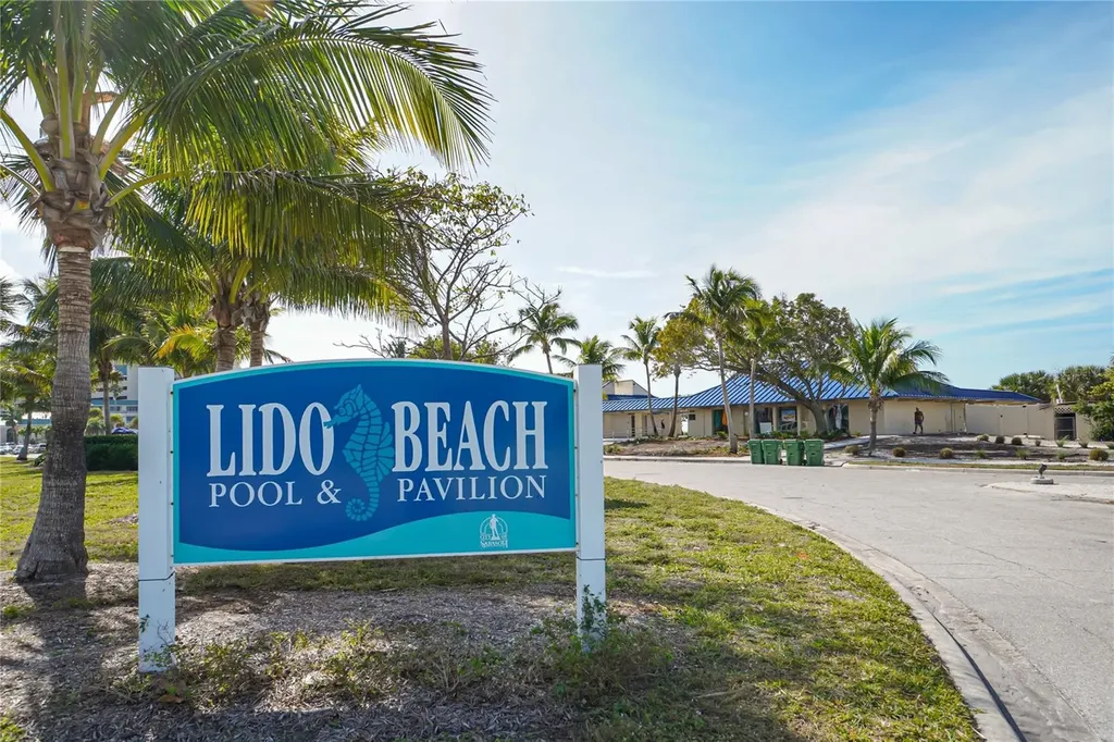132 Harrison Drive Sarasota FL 34236