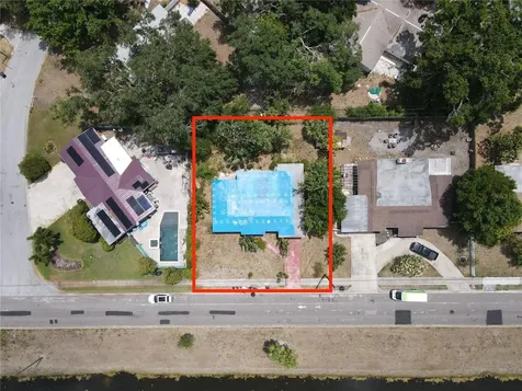 6715 16th Street N St Petersburg FL 33702