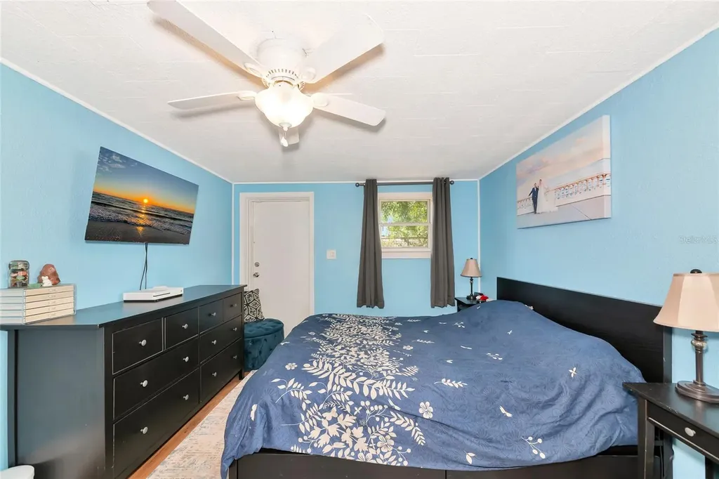 2004 19th Street W Bradenton FL 34205