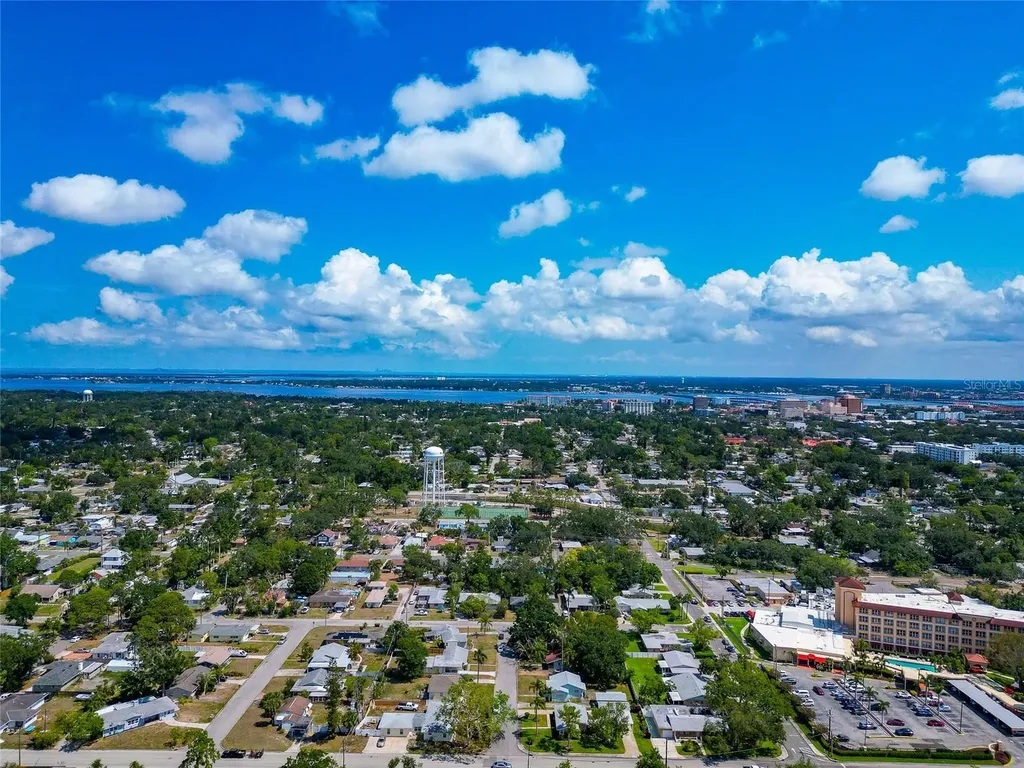 2004 19th Street W Bradenton FL 34205