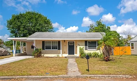 2004 19th Street W Bradenton FL 34205