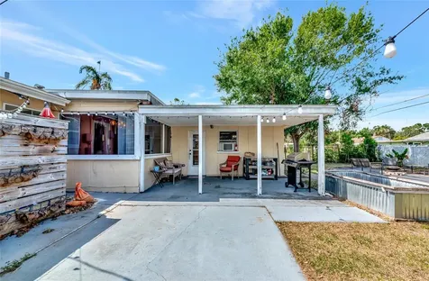 2004 19th Street W Bradenton FL 34205