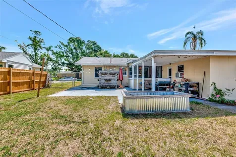 2004 19th Street W Bradenton FL 34205