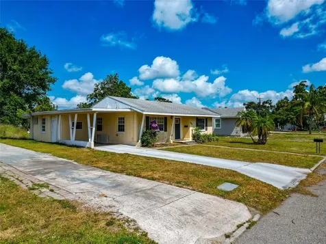 2004 19th Street W Bradenton FL 34205