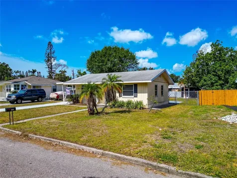 2004 19th Street W Bradenton FL 34205