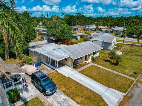 2004 19th Street W Bradenton FL 34205