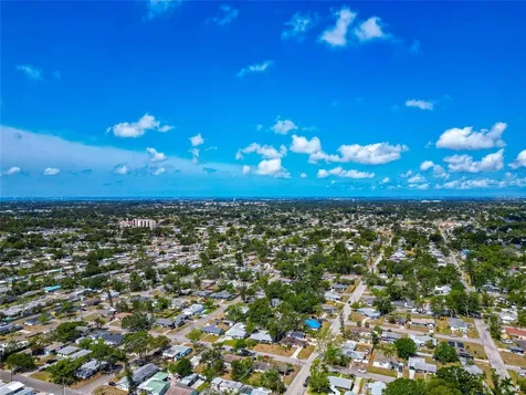 2004 19th Street W Bradenton FL 34205