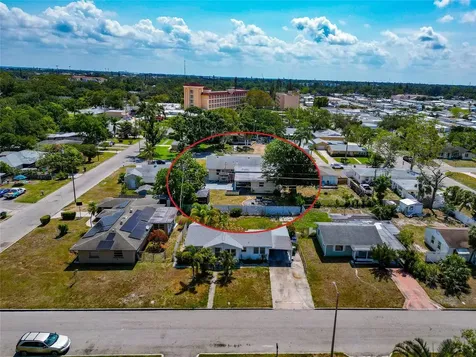 2004 19th Street W Bradenton FL 34205