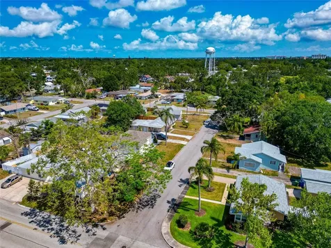 2004 19th Street W Bradenton FL 34205