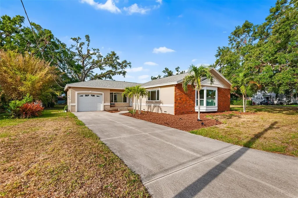 3417 1st Avenue W Bradenton FL 34205