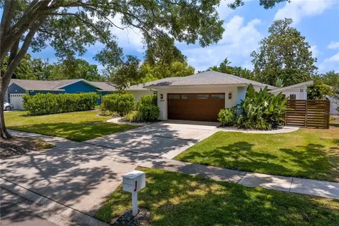 2665 Clubhouse Drive N Clearwater FL 33761