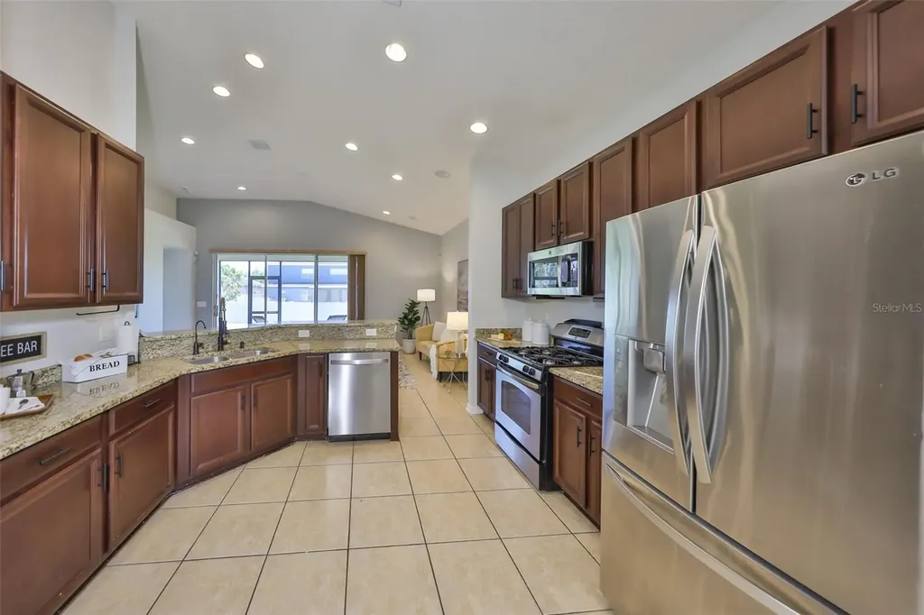 11408 Coventry Grove Circle Lithia FL 33547