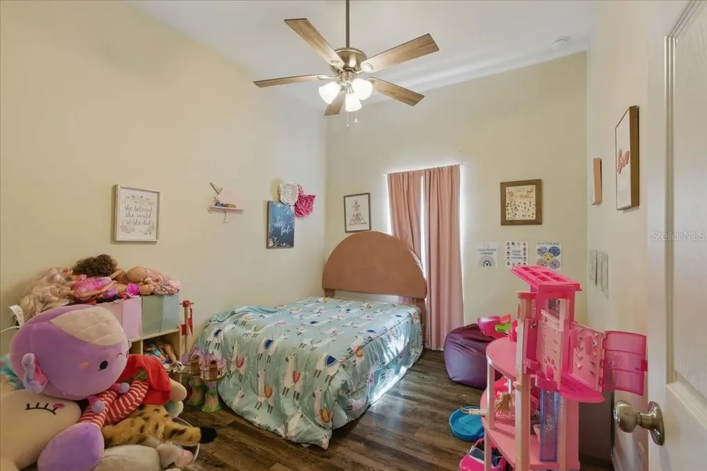 1180 Hough Street Bell FL 32619
