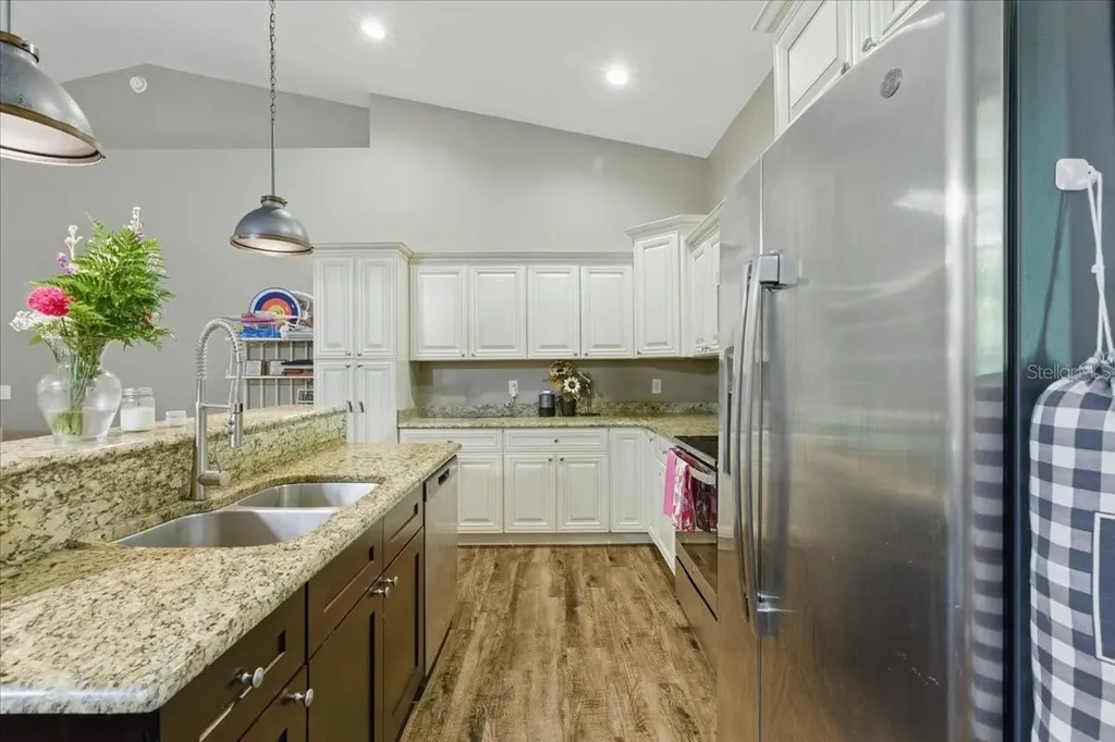 1180 Hough Street Bell FL 32619