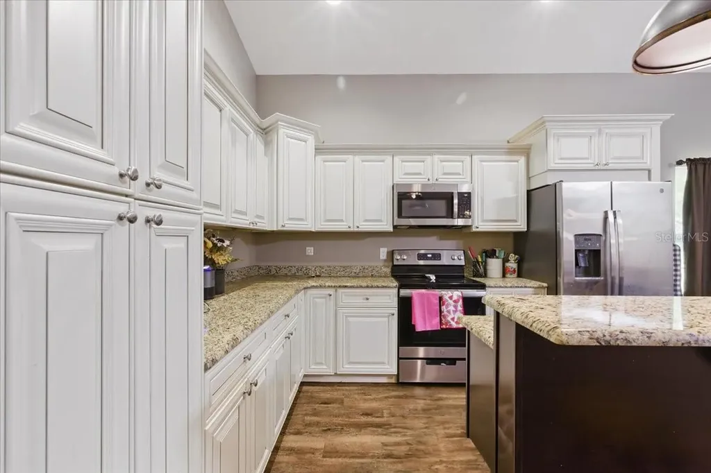 1180 Hough Street Bell FL 32619