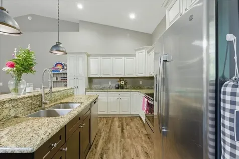 1180 Hough Street Bell FL 32619