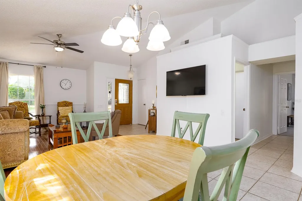 254 Oak Park Place Casselberry FL 32707