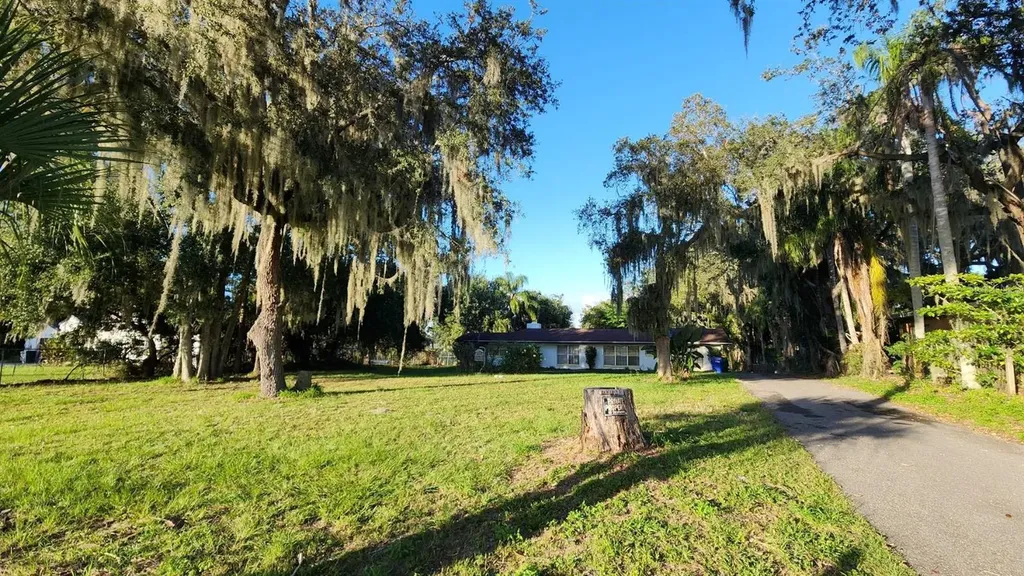 2405 Neptune Road Kissimmee FL 34744