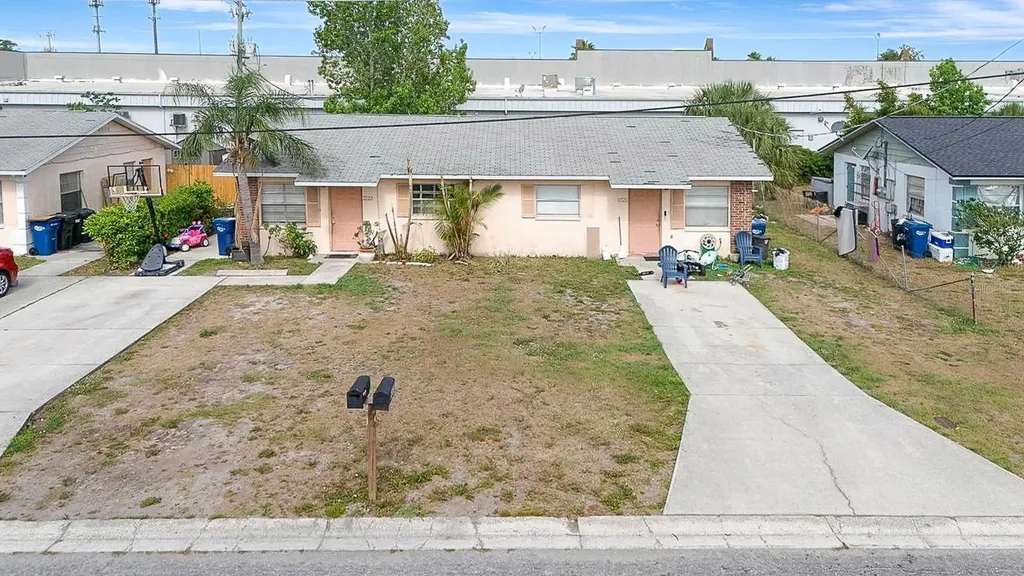 6520/6522 12th Street W Bradenton FL 34207
