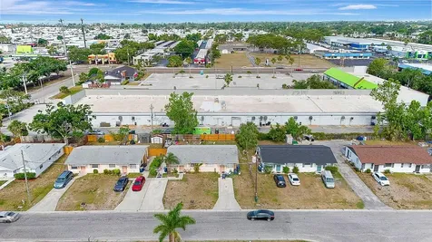 6524/6526 12th Street W Bradenton FL 34207