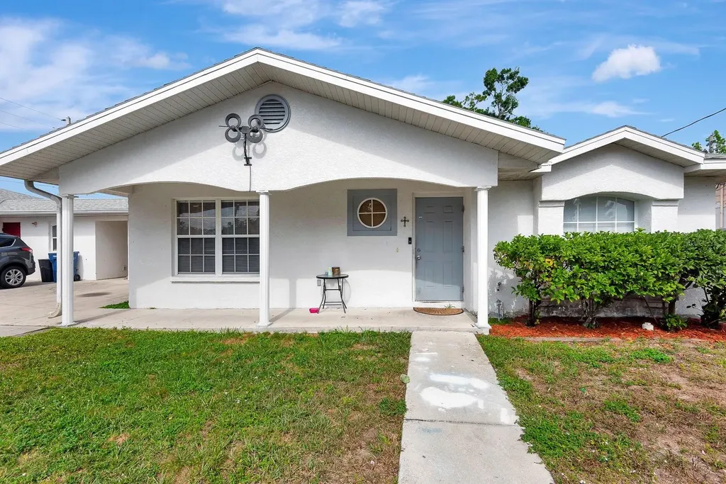 6528/ 6530 12th Street W Bradenton FL 34207