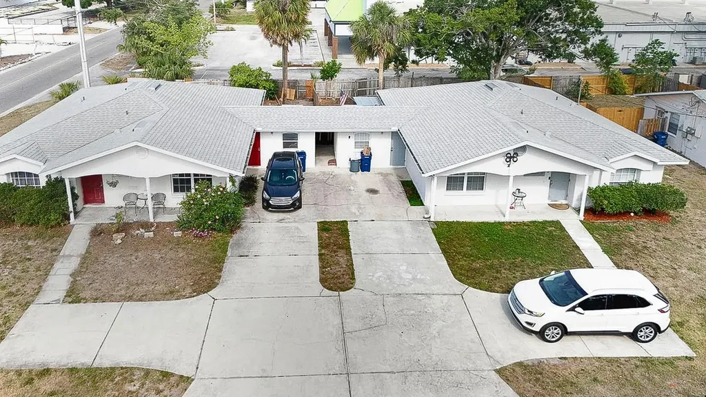 6528/ 6530 12th Street W Bradenton FL 34207