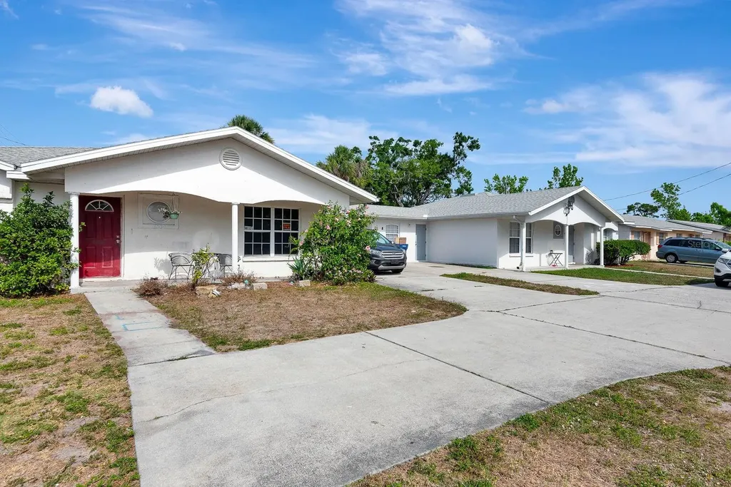 6528/ 6530 12th Street W Bradenton FL 34207